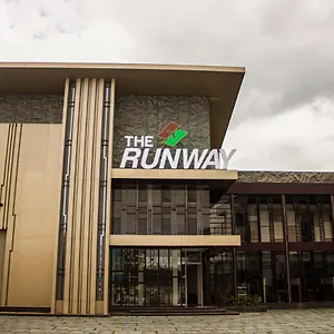 3* Hotel The Runway